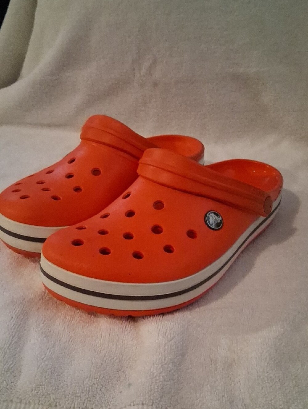 CROCS Classic Clog in Bright Orange - Picture 3 of 8